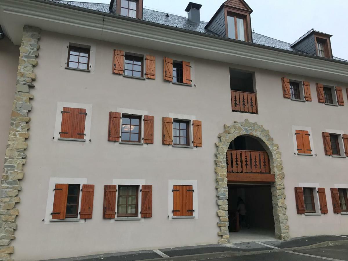 Appartement Tt Confort Au Coeur Des Montagnes Avec Vue Sur Les Montagnes Wifi Люс-Сен-Совёр Экстерьер фото